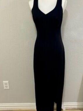 Elegant Black V-Neck Maxi Dress